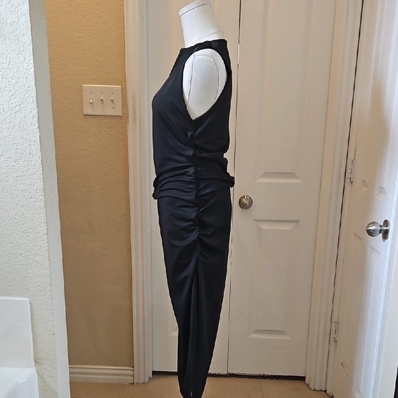 Maxi Dress with Sleeveless Design and Ruched Side Split Size Medium - Picture 6 of 10